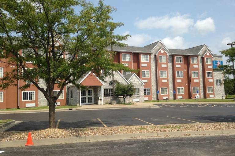 Motel 6 Olathe KS