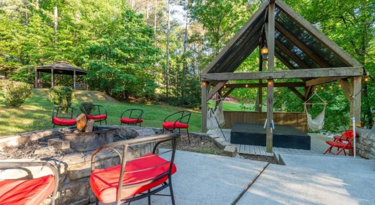 Lake Front Bed & Breakfast with Boat Ramp — photo 4