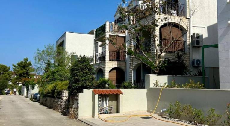 Apartments Sonya Garden BBQ Supetar — photo 4