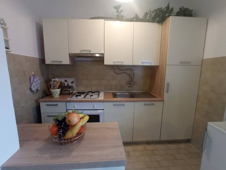 Rental apartment with yard & BBQ — photo 3