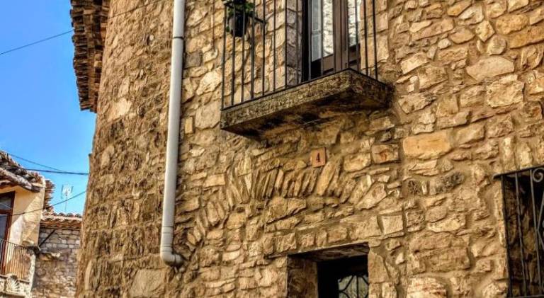 Vacation home with pool in Lleida