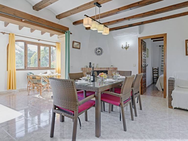 Fully equipped lovely vacation home with terrace, yard & barbeque | Pets are welcome — photo 4