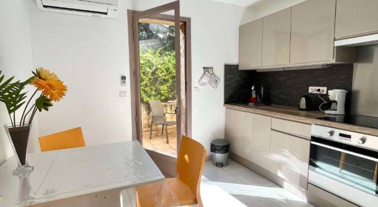 Apartment with 1 room for 2 persons in L'Île-Rousse