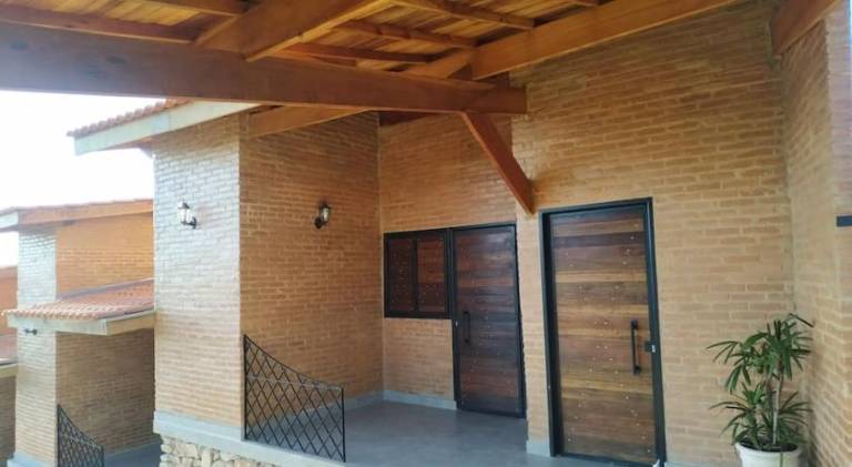 Lodge with patio — photo 5