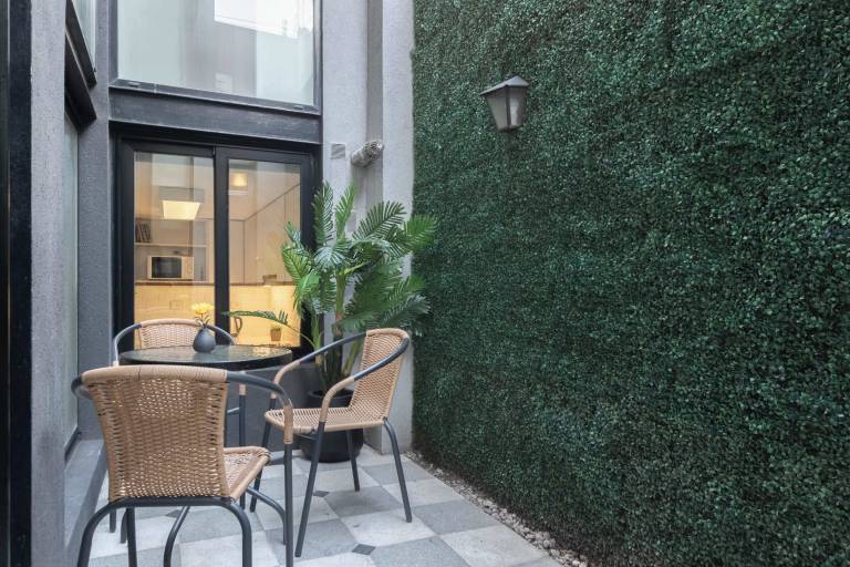 Condo  Coghlan