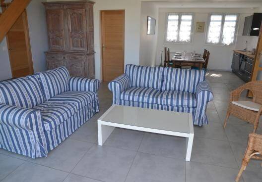 Vacation home with BBQ & yard | Beach view — photo 5