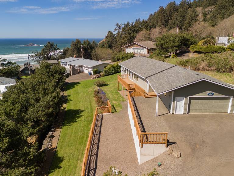 Hillside House — photo 2