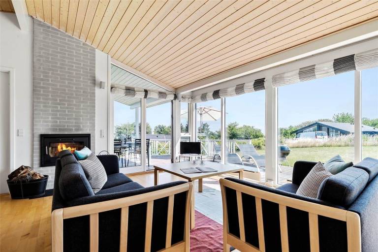 Vacation home with sauna, barbecue & hot tub | Sea view | Close to the beach | Pet-friendly — photo 2