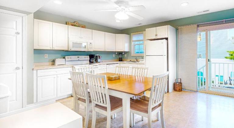 Spacious vacation home with grill | Next to the beach | Pets allowed — photo 3