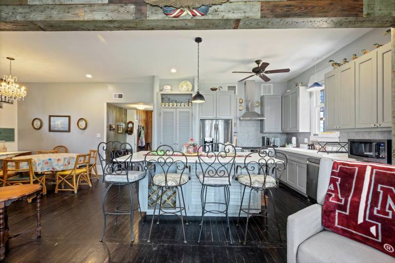 Sells House — photo 2