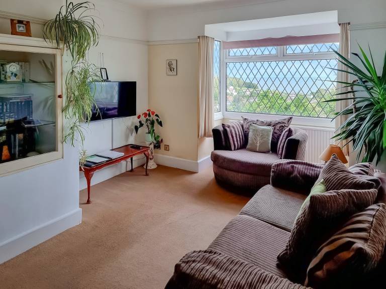 Cottage with garden | Water view — photo 2