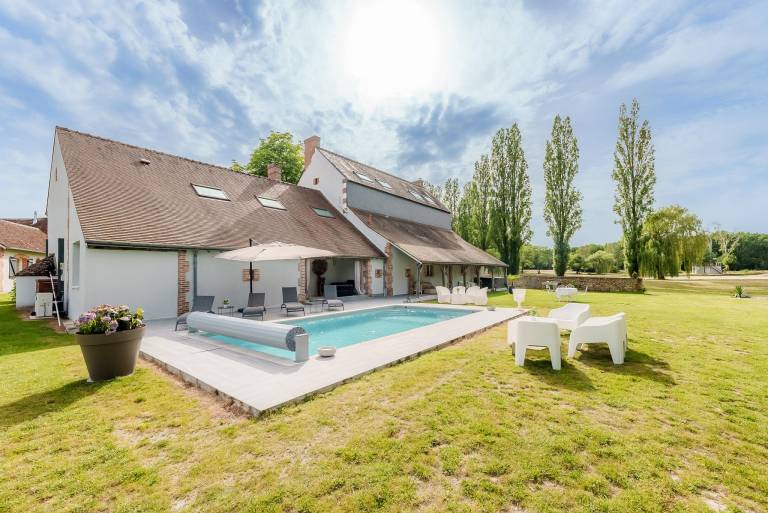 Villa with garden, jacuzzi & BBQ | Water view — photo 5