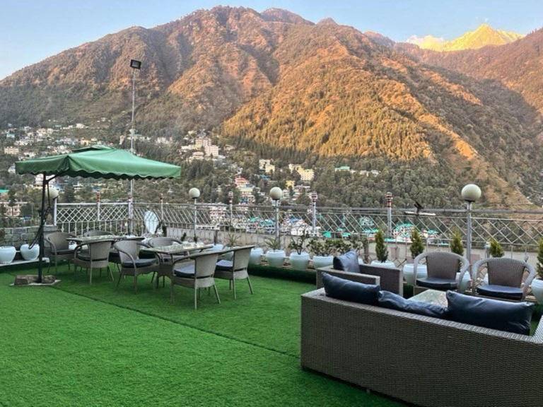 Goroomgo Gandhi's Paradise Dharamshala — photo 2