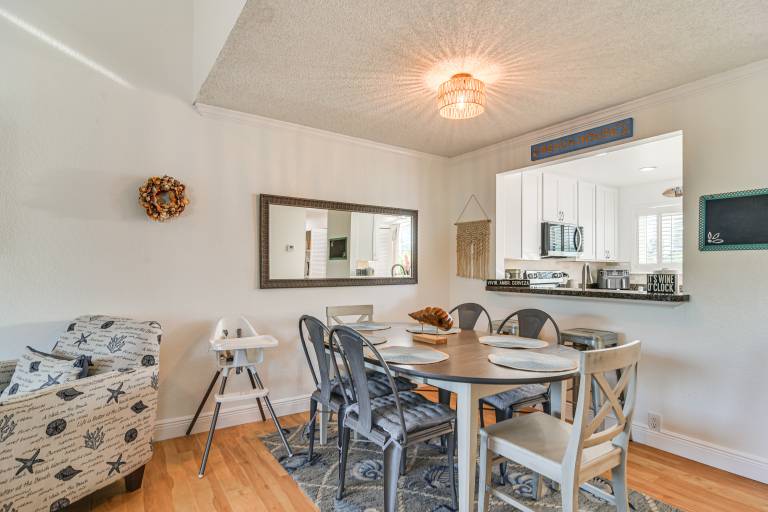 1 Block to Sunset Beach: Dog-Friendly Family Home — photo 3
