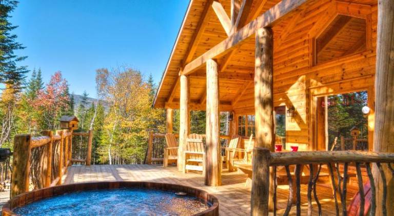 Chalet with hot tub in La Malbaie, QC