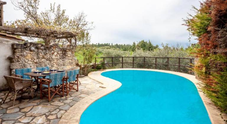 Villa with pool in Sithonia