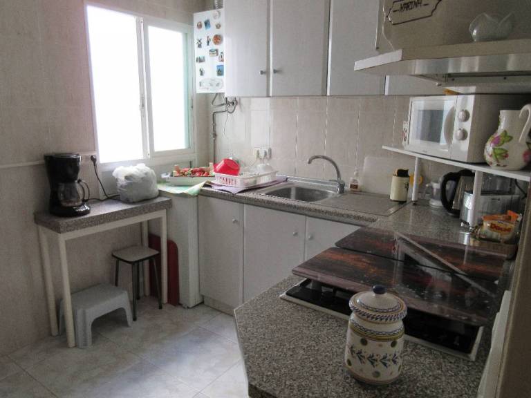 Beautiful 2-bedroom apartment less than 50m from the beach and side sea views — photo 3