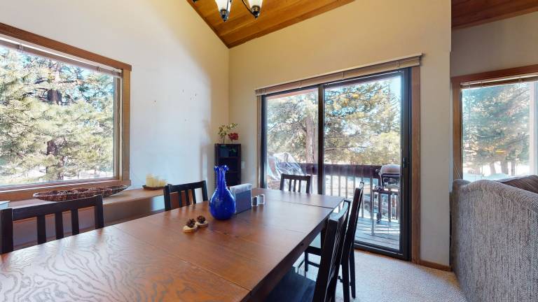Condo with heated pool, jacuzzi & barbeque — photo 2