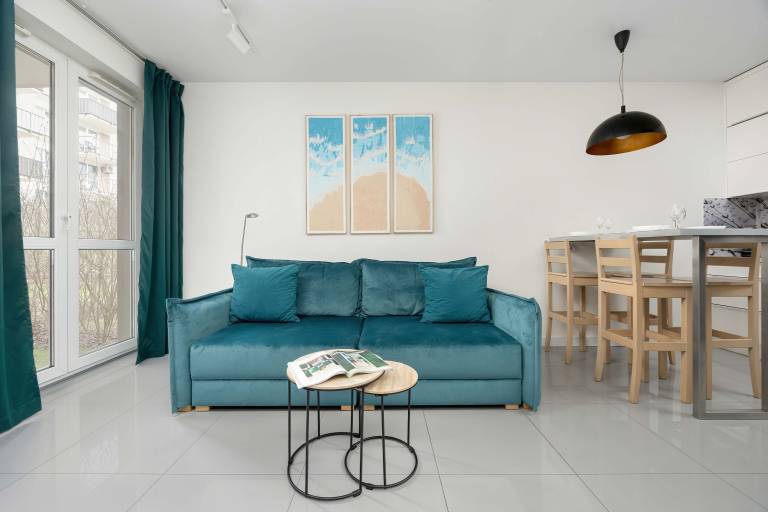 Apartment with fast internet, patio & yard in Warsaw