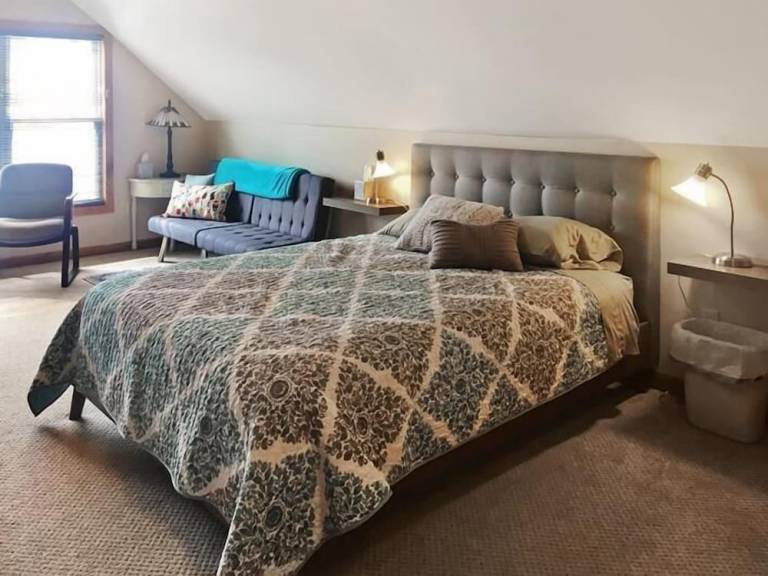 Bed and breakfast  Lakeville