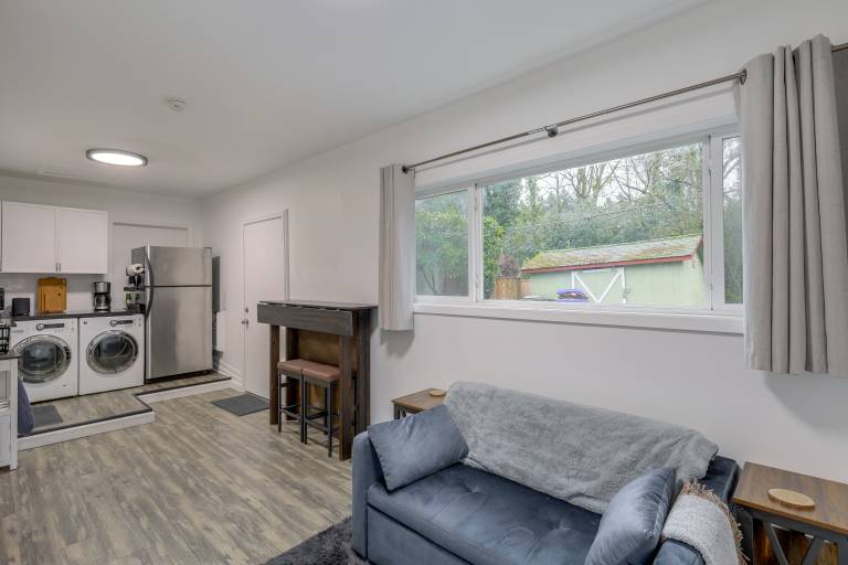 Great for Digital Nomads! Convenient Portland Apt — photo 5
