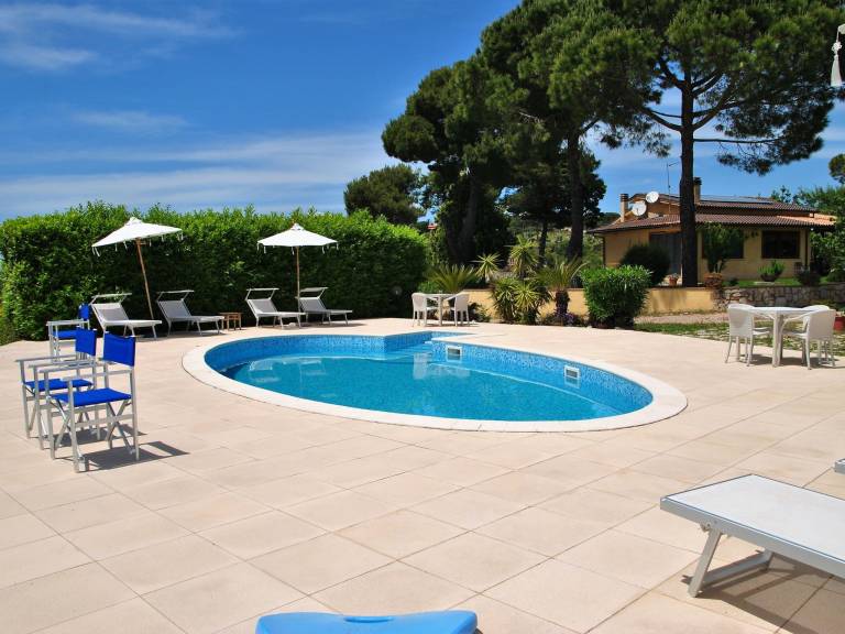 Ferienhaus in Itri für max. 4 Personen Ferienhaus in Itri für max. 4 Personen