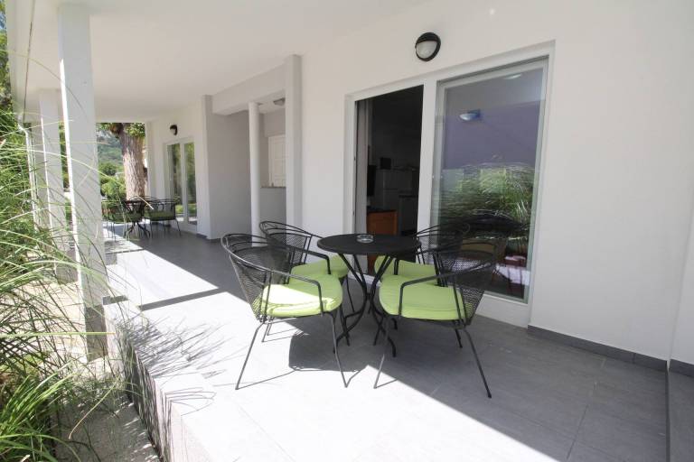 Children-friendly pleasant holiday apartment with terrace, BBQ & garden | Next to the beach | Pets allowed — photo 5