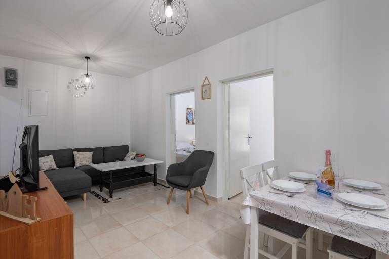 Rental apartment with terrace & barbeque | Pets allowed — photo 4