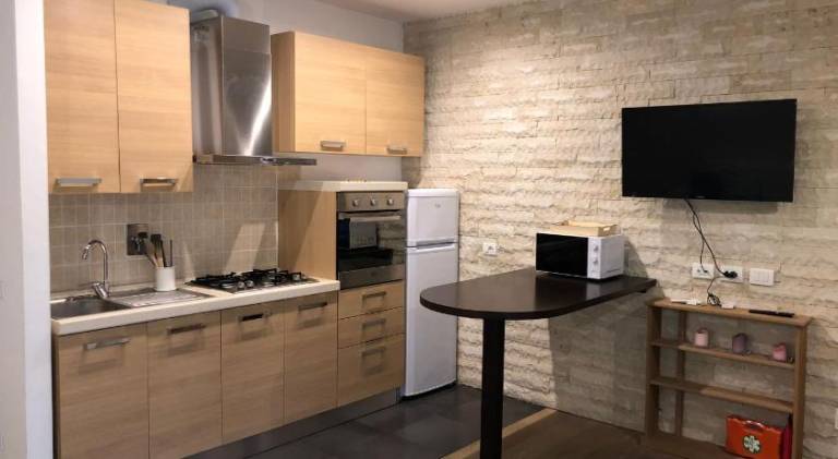 Rental apartment with patio — photo 4