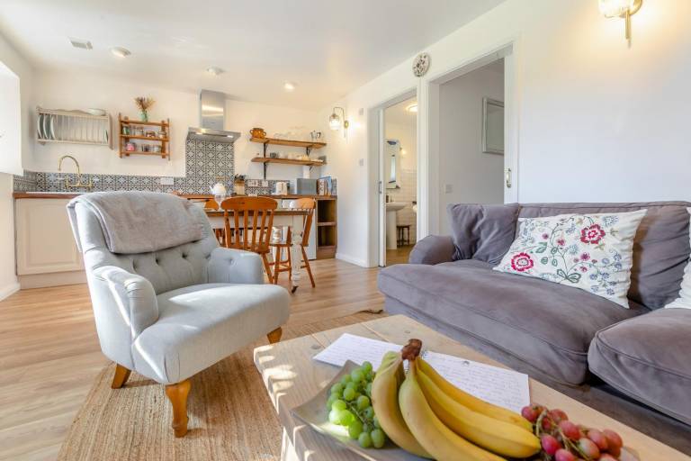 Fully equipped cottage with BBQ & yard | Pets allowed — photo 4