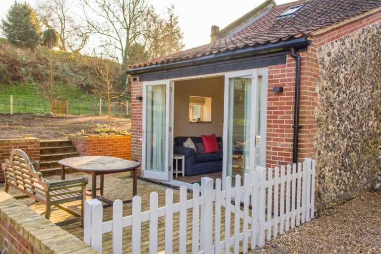Host Stay Boathouse Barn