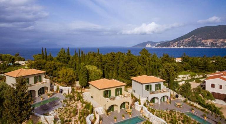 Fully equipped villa with patio, private pool & yard | Dogs allowed — photo 3