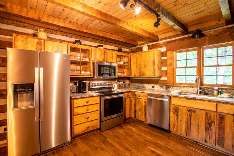 Cabin with jacuzzi | Mountain view — photo 4