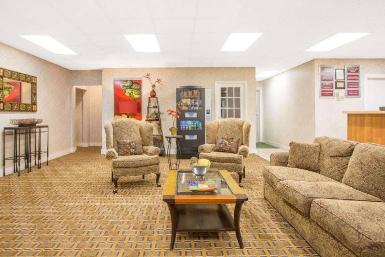 Days Inn by Wyndham Chester — photo 4