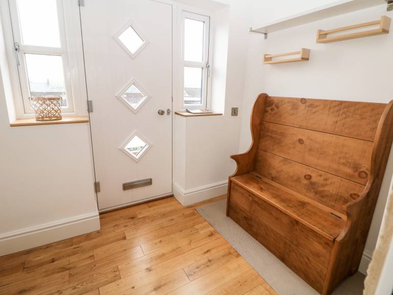 Fully equipped cottage with yard | Pet-friendly — photo 3