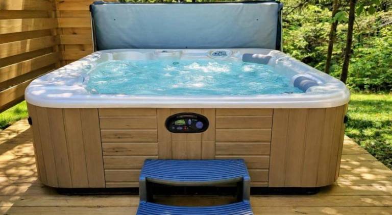 Steps to Beach-Hot Tub-Fireplace-Northern Original — photo 5