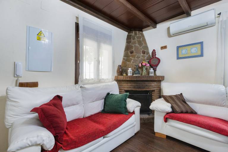 Fully equipped vacation home with fast internet, BBQ & garden | Mountain view | Pets allowed — photo 5
