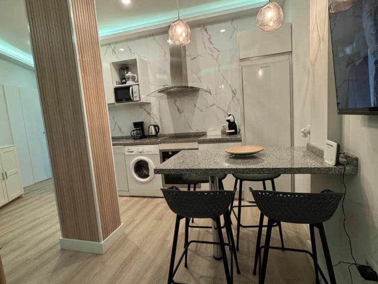 Rental apartment with patio — photo 4