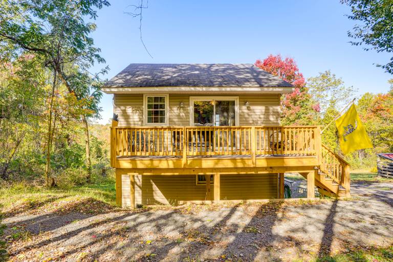 7 Mi to Main Street: Cabin w/ Deck in Stanley! — photo 4