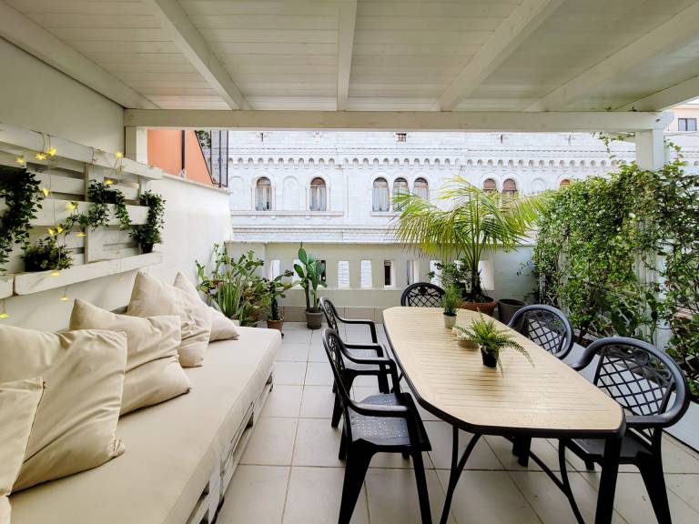 Bianca - Luxury Penthouse — photo 2