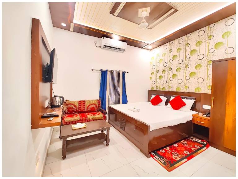 Goroomgo Hotel Hanuman Near Ram Mandir Ayodhya in Ayodhya