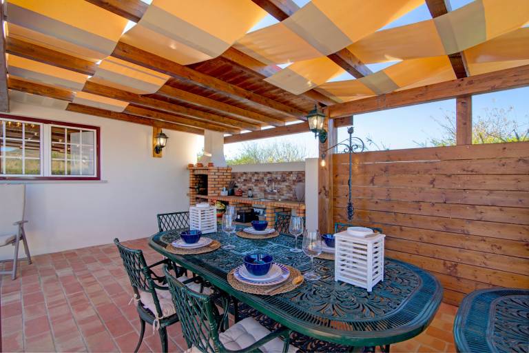Vacation Home 'Villa Oliva AL - T4' with Mountain Views, Pool, Sunny Terrace, Wi-Fi & A/C — photo 4