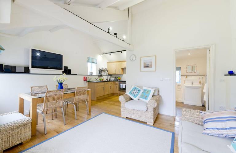 Cottage with grill & yard in Bude