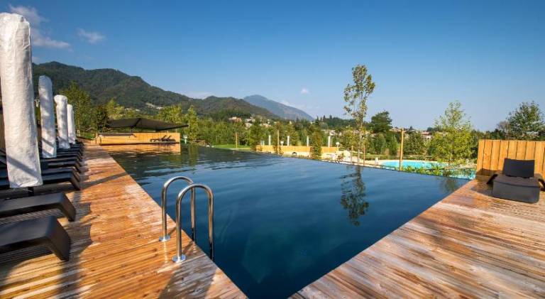 Farm with terrace, garden & pool — photo 4