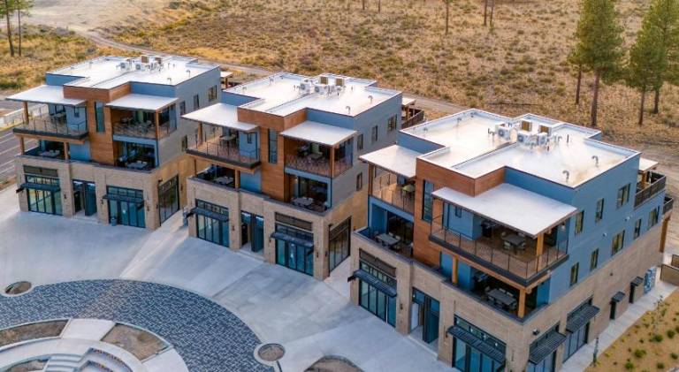 Vacation home with hot tub & BBQ in Bend, OR