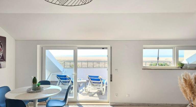 Fully equipped lovely rental apartment with patio & BBQ | Close to the beach | Perfect for remote work | Pets are welcome — photo 3