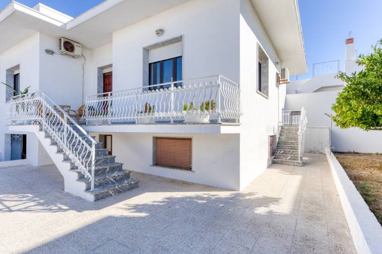 Apartment 'Villetta Municipio - Salento' with Private Terrace, Wi-Fi and Air Conditioning in Patu