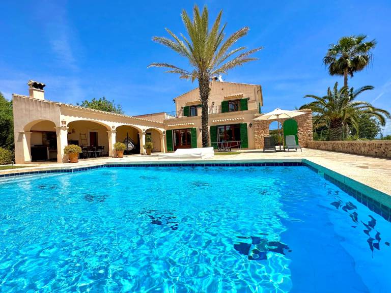 Finca mit Meerblick und Pool bei Cala d Or