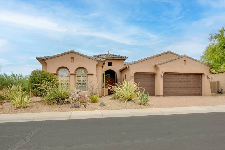 Pool, Hot Tub & Putting Green: Estrella Mtn 4BR — photo 3