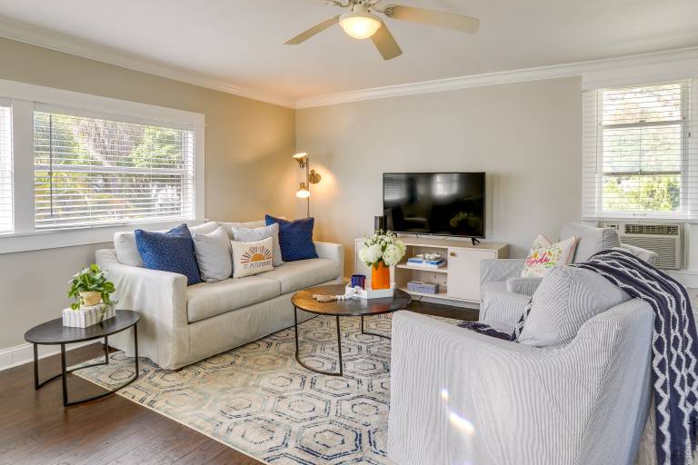 Bright St Petersburg Apartment Walk to Downtown